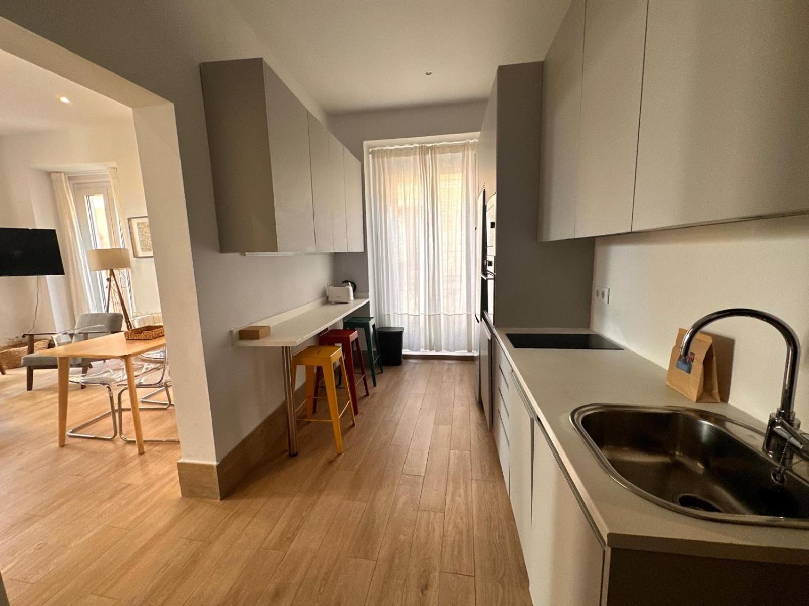 Amazing 3Bd 3Bth With 9 Balconies By Madrid4You Apartments Exterior photo