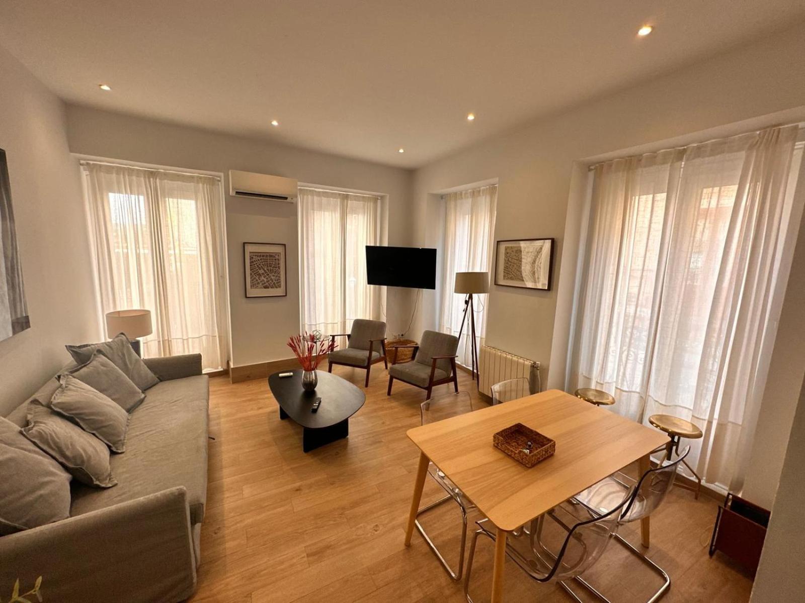 Amazing 3Bd 3Bth With 9 Balconies By Madrid4You Apartments Exterior photo